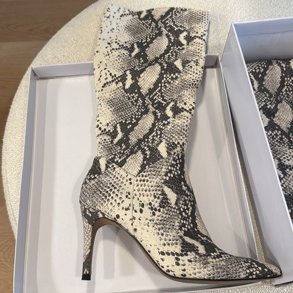 Natural snakeskin tall boots. Tried on but never worn - Picture 2 of 4